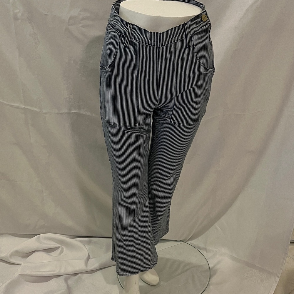 Frame Denim Blue and White Striped Ankle Jeans - Picture 3 of 12